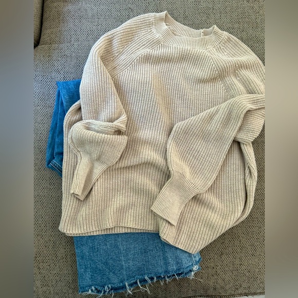 Jessica Simpson Sweater - Picture 1 of 5